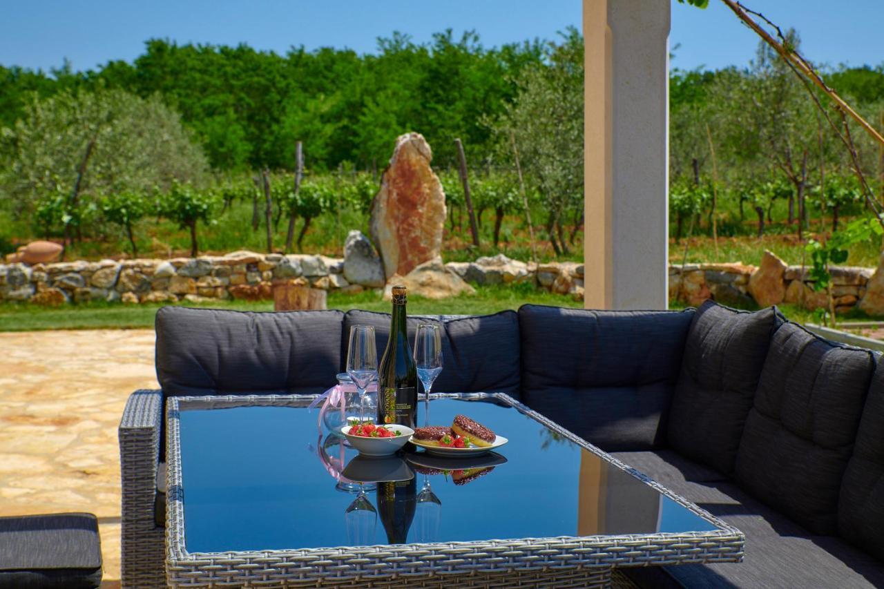 Relax House Surrounded By Olives And Vineyard Villa Stifanici Exterior photo